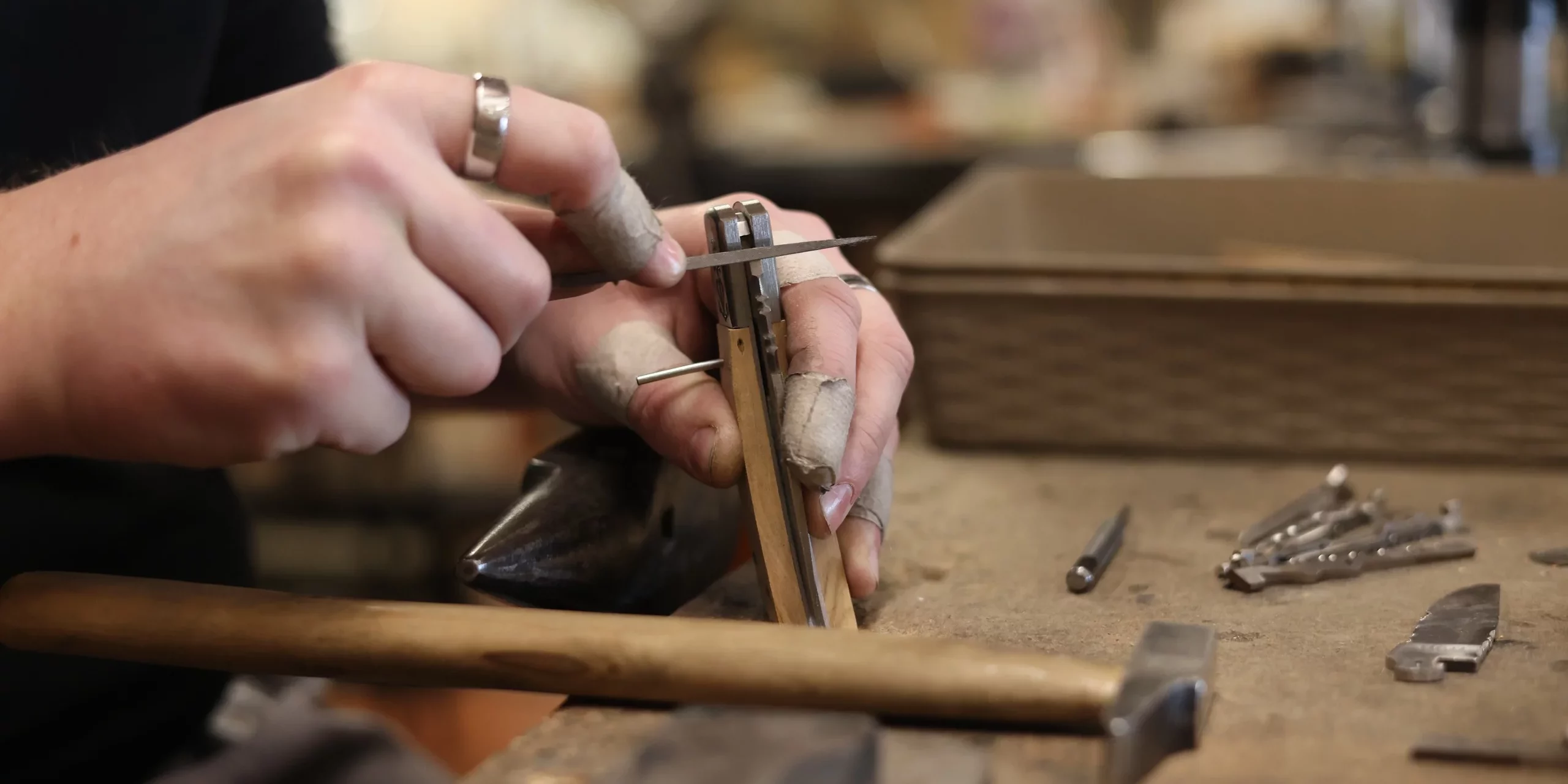 Vivez une expérience artisanale unique : créez votre propre couteau Le Camarguais Vivez une expérience artisanale unique : créez votre propre couteau Le Camarguais