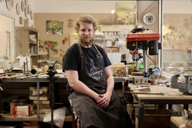 Rencontre avec Robin, artisan à la coutellerie Le Camarguais