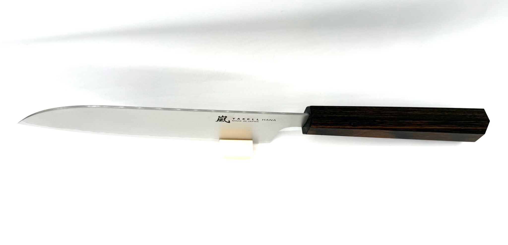 Couteau de cuisine YAXEL modèle Hana Santoku