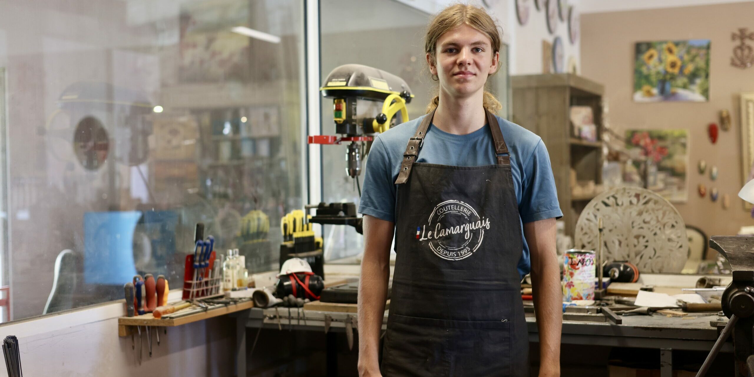 Rencontre avec Théo, apprenti à l’atelier de la Coutellerie Le Camarguais