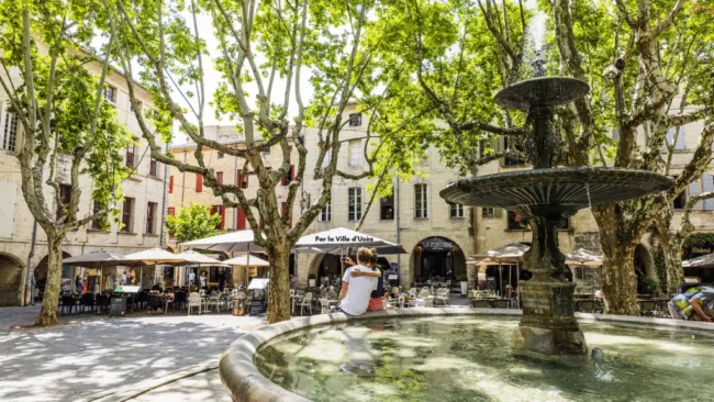 Uzès, une escapade incontournable à 15 minutes de la Coutellerie Le Camarguais
